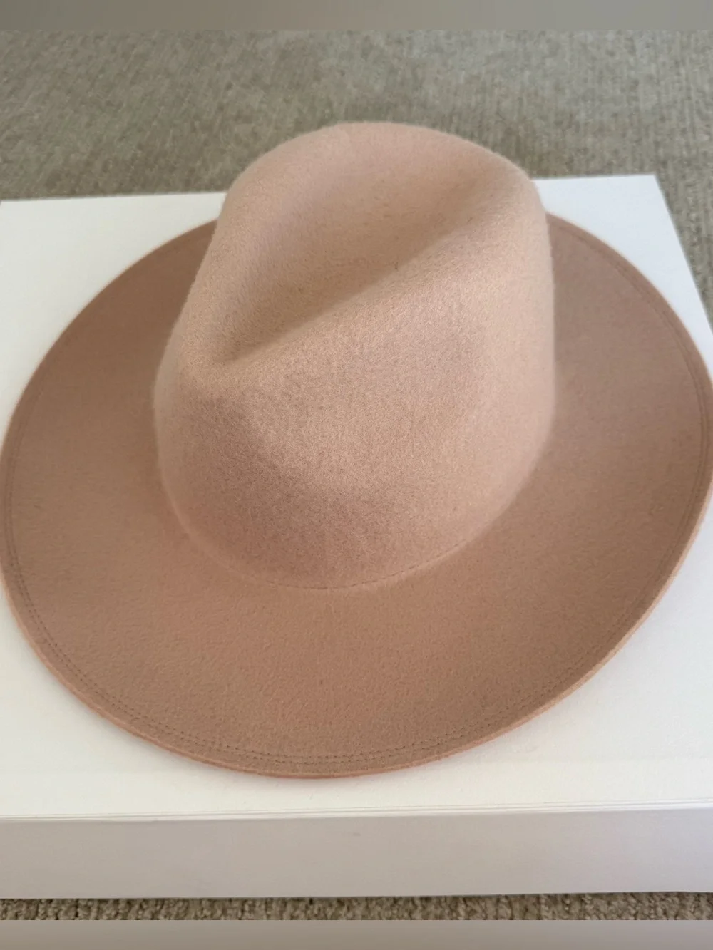 New. Olive & Pique Wool Classic Hat. New and never worn. 100% wool. One size.